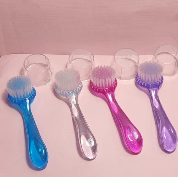 Cepillo para uñas redondo