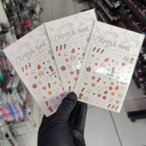 WhatsApp-Image-2025-09-26-at-12.17.16-PM-1.jpeg Stiker de gatitos con zanahoria