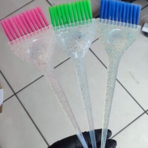 Brocha para aplicar tinte de colores